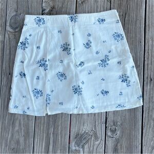 American Eagle Outfitters White and Blue Floral Mini Skirt